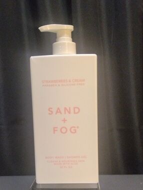 SAND + FOG Strawberries & Cream NWT
